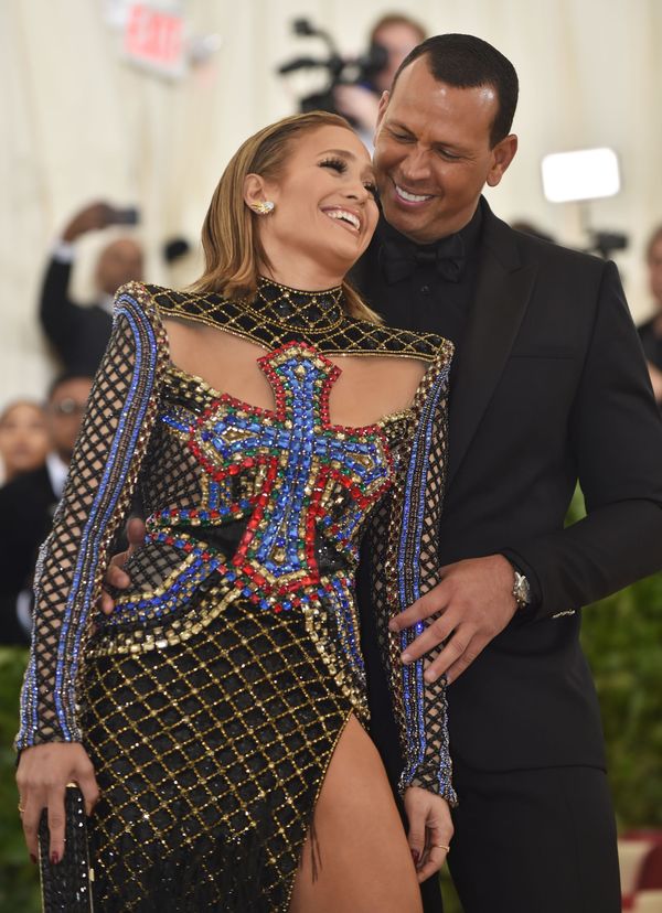 Дженнифер Лопес и Алекс Родригес на Met Gala в музее Метрополитен в Нью-Йорке Дженнифер Лопес и Алекс Родригес на Met Gala в музее Метрополитен в Нью-Йорке - Sputnik Армения