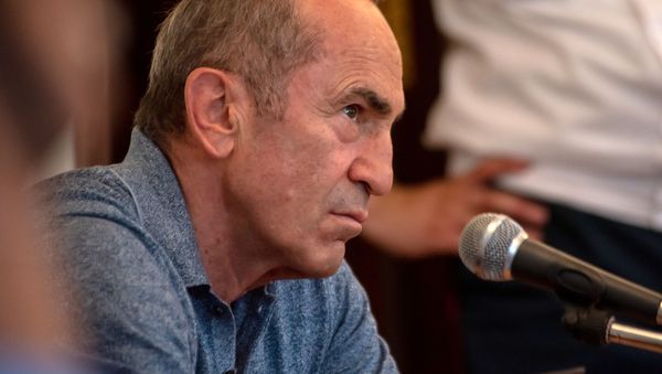 Роберт Кочарян на заседании суда по вопросу частичного снятия ареста с его имущества (24 июля 2019). Еревaн Роберт Кочарян на заседании суда по вопросу частичного снятия ареста с его имущества (24 июля 2019). Еревaн - Sputnik Армения