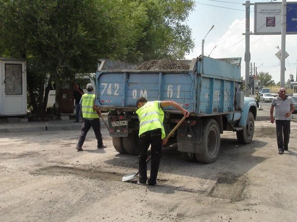 «Վատ աշխատողը պիտի պատժվի». Սուրեն Պապիկյանը հետևեց Գյումրու փողոցաշինական աշխատանքներին - Sputnik Արմենիա