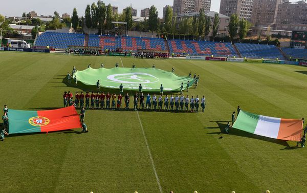 Полуфинальный футбольный матч ЧЕ U-19 между молодежными сборными Португалии и Ирландии (24 июля 2019). Еревaн - Sputnik Армения