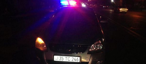 Полицейский автомобиль на месте ДТП на улице Арцаха (24 июля 2019). Еревaн Полицейский автомобиль на месте ДТП на улице Арцаха (24 июля 2019). Еревaн - Sputnik Армения