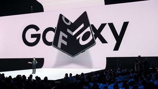 Старший вице-президент по маркетингу Samsung Джастин Денисон на презентации нового складного смартфона (20 февраля 2019). Сан-Франциско - Sputnik Արմենիա