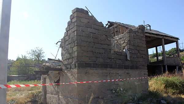 Полуразрушенное здание по дороге Масис - Нор Харберд (25 июля 2019). Араратская область - Sputnik Արմենիա