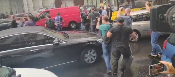 Нападение на экс-президента Украины Петра Порошенко - Sputnik Արմենիա