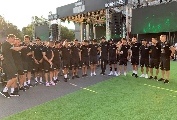 Футболисты и музыканты на одной площадке: стартовал фестиваль NOAH FEST Футболисты и музыканты на одной площадке: стартовал фестиваль NOAH FEST - Sputnik Армения