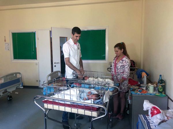 Из Гюмри в Судан: врач Армен Мкртчян временно заменит легендарного Тома Катену Из Гюмри в Судан: врач Армен Мкртчян временно заменит легендарного Тома Катену - Sputnik Армения