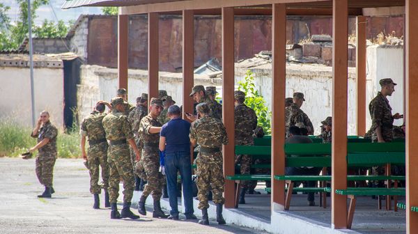 Призывники на Республиканском сборном пункте - Sputnik Армения