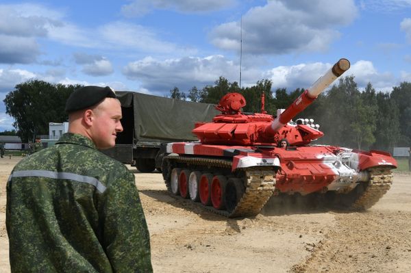 Танк Т-72Б3 команды армии Белоруссии во время подготовки к международным соревнованиям Танковый биатлон-2019 на подмосковном полигоне Алабино - Sputnik Армения