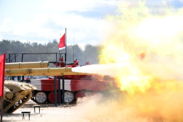 Пристрелка по мишеням из танков Type 99 (ZTZ-99) команды армии Китая перед началом международных соревнований Танковый биатлон-2019 на подмосковном полигоне Алабино - Sputnik Армения