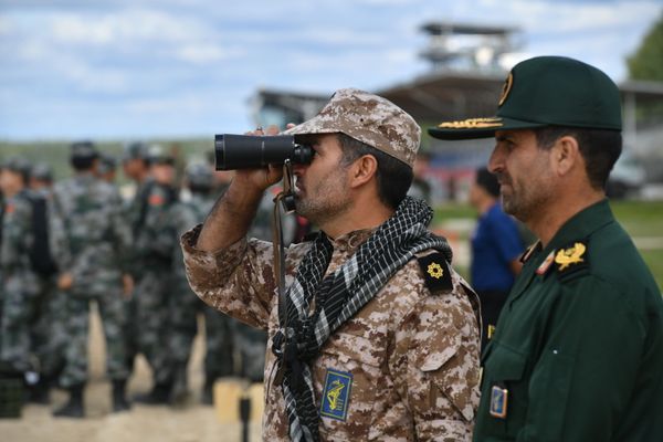 Военнослужащие команды армии Ирана во время подготовки к международным соревнованиям Танковый биатлон-2019 на подмосковном полигоне Алабино - Sputnik Армения