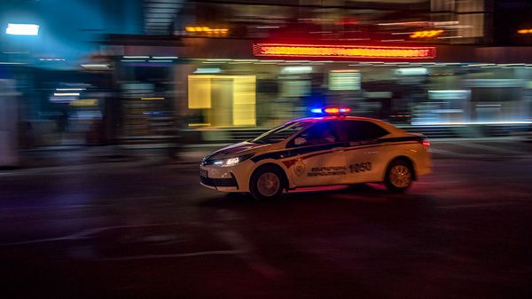 Автомобиль патрульной службы на улице Вардананц - Sputnik Армения