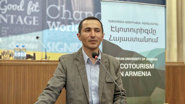 Роберт Гукасян - Sputnik Արմենիա