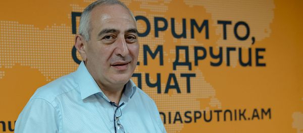 Политтехнолог Карен Кочарян в рамках SputnikPro в мультимедийном пресс-центре Sputnik Армения (1 августа 2019). Еревaн - Sputnik Արմենիա