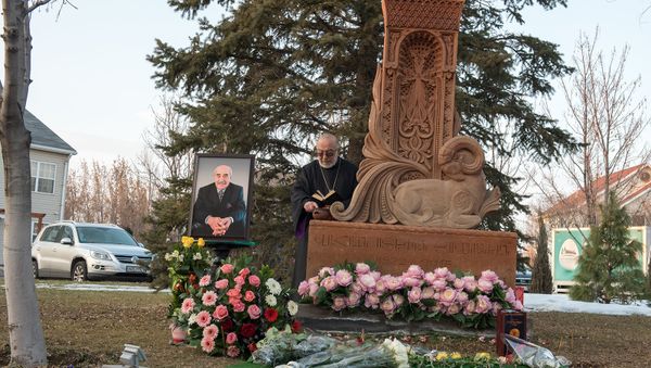 Хачкар в память о Ваагне Овнаняне - Sputnik Արմենիա