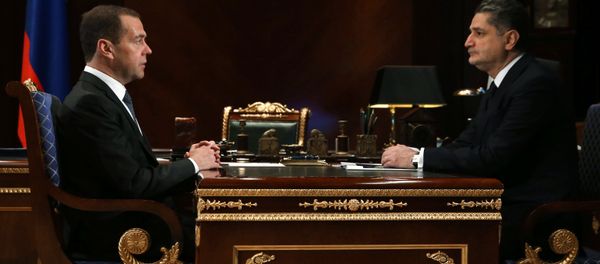 Премьер-министр РФ Д. Медведев встретился с председателем коллегии ЕЭК Тиграном Саркисяном Премьер-министр РФ Д. Медведев встретился с председателем коллегии ЕЭК Тиграном Саркисяном - Sputnik Армения