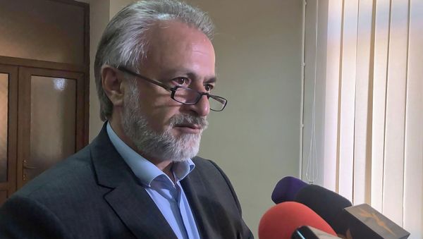 Председатель комитета по градостроительству Армении Ваагн Вермишян ответил на вопросы журналистов по окончании выездного заседания рабочей группы по вопросам бездомных и учета времянок в Ширакской и Лорийской областей Армении (3 августа 2019). Гюмри - Sputnik Армения