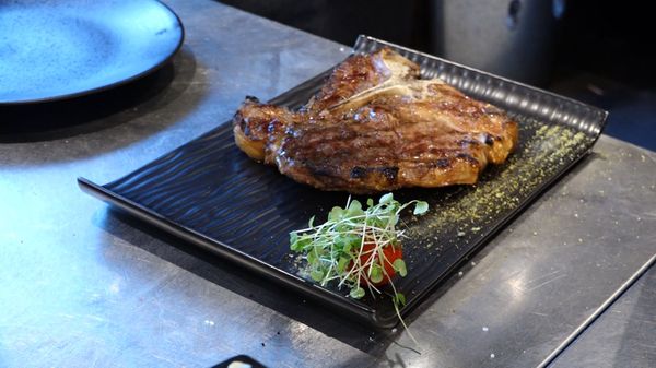 Вкусная Армения: стейк по-армянски побил американский, гости из США были в шоке Вкусная Армения: стейк по-армянски побил американский, гости из США были в шоке - Sputnik Армения