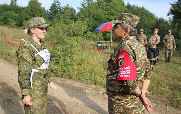 Участники первого этапа Профессионал по военно-спортивному ориентированию международного конкурса Воин Мира (4 августа 2019). Дилижан - Sputnik Армения