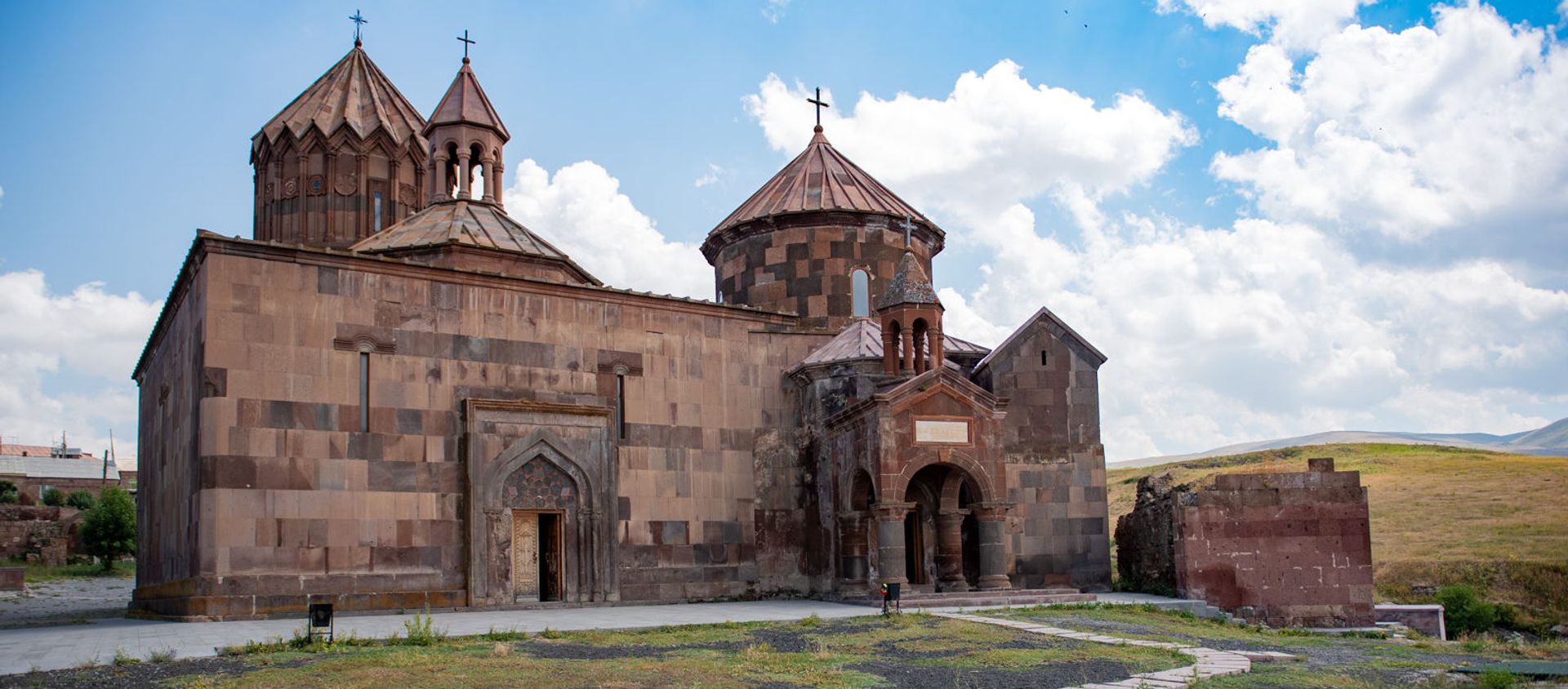 Средневековый монастырский комплекс Аричаванк - Sputnik Армения, 1920, 05.08.2019