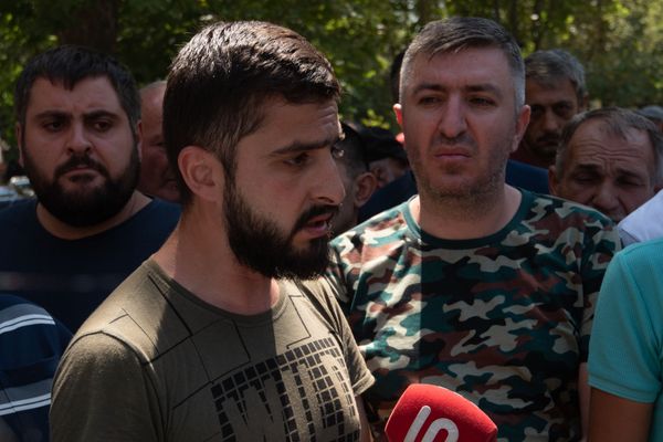 Акция протеста у правительства Армении: любители охоты требуют не закручивать гайки - Sputnik Армения
