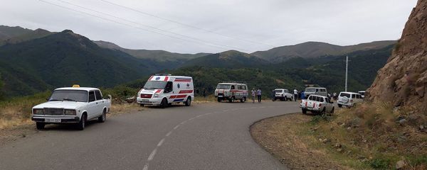 Дорожно-транспортное происшествие на трассе Горис-Степанакерт (8 августа 2019). Карабах - Sputnik Արմենիա