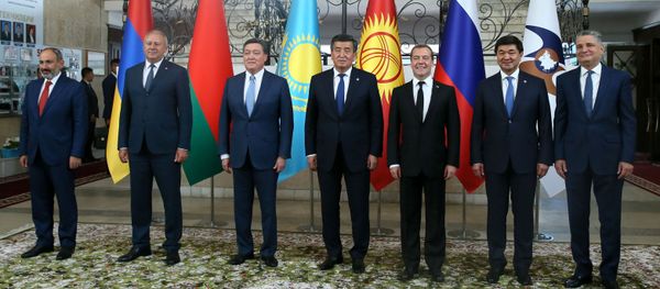 Премьер-министры стран ЕАЭС перед началом заседания Евразийского межправительственного совета (9 августа 2019). Чолпон-Ата Премьер-министры стран ЕАЭС перед началом заседания Евразийского межправительственного совета (9 августа 2019). Чолпон-Ата - Sputnik Արմենիա