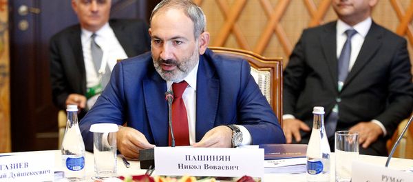 Премьер-министр Армении Никол Пашинян на заседании Евразийского межправительственного совета стран ЕАЭС (9 августа 2019). Чолпон-Ата Премьер-министр Армении Никол Пашинян на заседании Евразийского межправительственного совета стран ЕАЭС (9 августа 2019). Чолпон-Ата - Sputnik Արմենիա