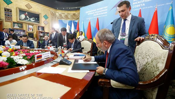 Премьер-министры стран ЕАЭС на заседании Евразийского межправительственного совета (9 августа 2019). Чолпон-Ата Премьер-министры стран ЕАЭС на заседании Евразийского межправительственного совета (9 августа 2019). Чолпон-Ата - Sputnik Армения