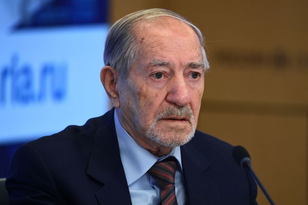 Велели стать дипломатом: как экономист Погос Акопов попал в шатер Каддафи Велели стать дипломатом: как экономист Погос Акопов попал в шатер Каддафи - Sputnik Армения