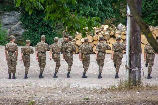 Уроки 2016-го: что изменилось в Карабахе после апрельской войны Уроки 2016-го: что изменилось в Карабахе после апрельской войны - Sputnik Армения
