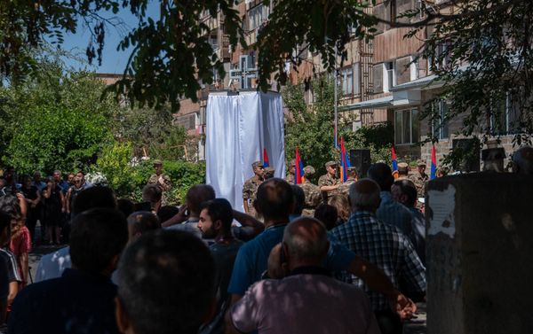 Մեծամորում բացվեց Ապրիլյան քառօրյայի զոհերի հիշատակը հավերժացնող հուշակոթող Մեծամորում բացվեց Ապրիլյան քառօրյայի զոհերի հիշատակը հավերժացնող հուշակոթող - Sputnik Արմենիա