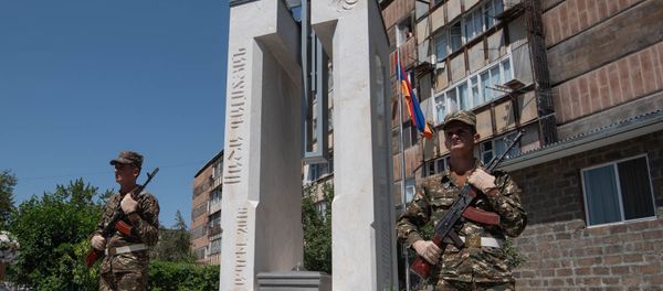 Մեծամորում Ապրիլյան քառօրյայի զոհերի հիշատակը հավերժացնող հուշակոթողի բացման հանդիսավոր արարողությունը - Sputnik Արմենիա
