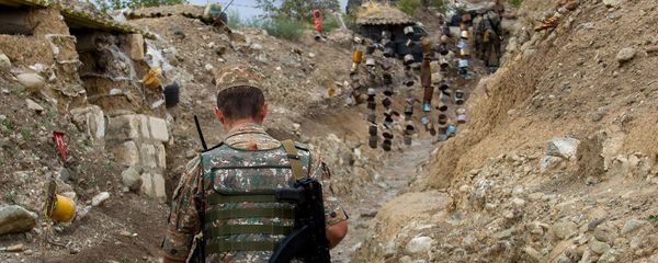 Военнослужащий на боевой позиции Армии обороны Карабаха - Sputnik Армения