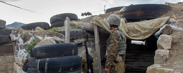 Военнослужащий на боевой позиции Армии обороны Карабаха Военнослужащий на боевой позиции Армии обороны Карабаха - Sputnik Армения