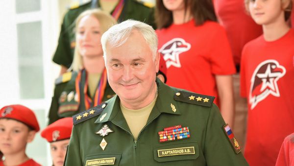 Заместитель министра обороны РФ Андрей Картаполов на закрытии конкурса Воин мира (13 августа 2019). Дилижан - Sputnik Արմենիա