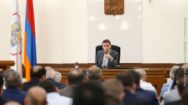 Երևանի ավագանու նիստում - Sputnik Արմենիա