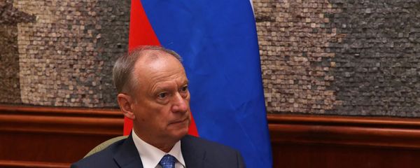 Секретарь Совета безопасности России Николай Патрушев на встрече с секретарем совбеза Армении Арменом Григоряном (13 августа 2019). Еревaн Секретарь Совета безопасности России Николай Патрушев на встрече с секретарем совбеза Армении Арменом Григоряном (13 августа 2019). Еревaн - Sputnik Армения