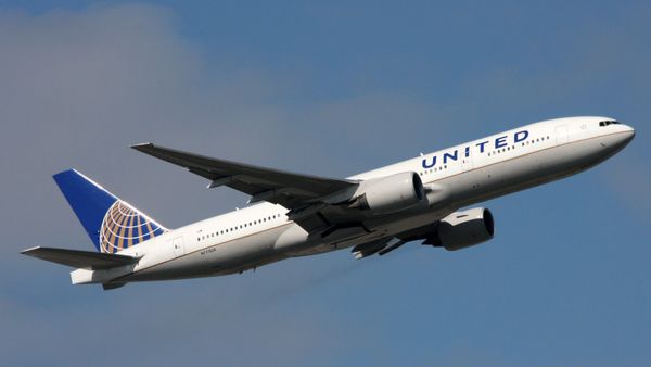 United Airlines Boeing 777 - Sputnik Армения