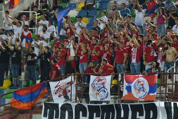 Болельщики ФК Арарат-Армения на стадионе имени Михаила Месхи во время ответного матча квалификационного раунда Лиги Европы 2019-2020 против тбилисского Сабуртало(14 августа 2019). Тбилиси - Sputnik Армения