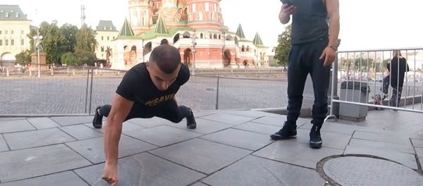 Круче Брюса Ли: новый рекорд Манвела Мамояна Круче Брюса Ли: новый рекорд Манвела Мамояна - Sputnik Армения