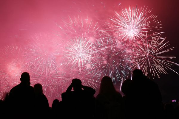 Салют на международном фестивале фейерверков Ростех в Братеевском каскадном парке в Москве - Sputnik Армения