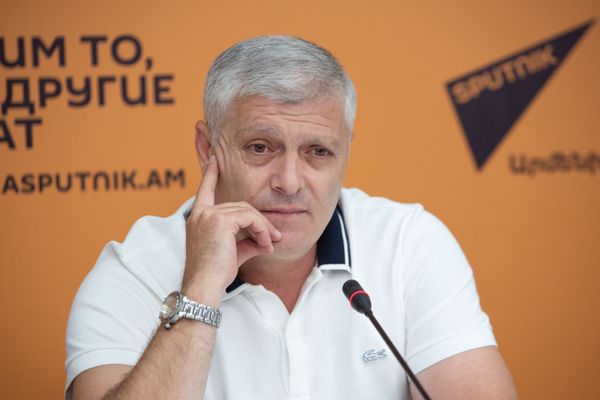 Легендарный испанец - не панацея: Размик Григорян сказал, что не так с армянским футболом - Sputnik Армения