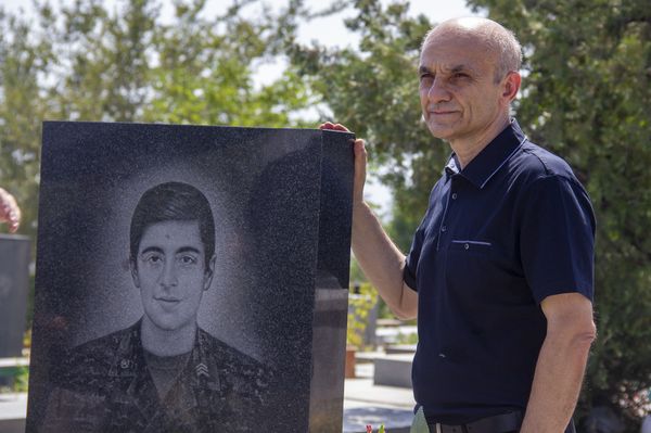 Что скрыл Адам Саакян в военкомате? Герою апрельской войны сегодня исполнилось бы 23 - Sputnik Армения