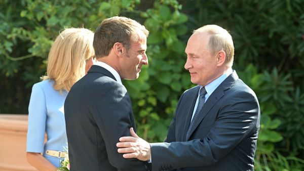 Президенты России и Франции Владимир Путин и Эммануэль Макрон с супругой Брижит во время встречи в резиденции президента Франции Форт Брегансон (19 августа 2019). Франция - Sputnik Армения
