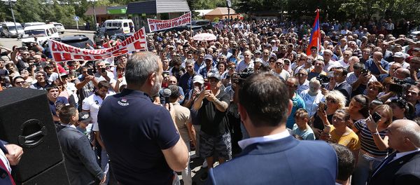 Премьер-министр Армении Никол Пашинян в Джермуке (23.08.2019) - Sputnik Армения