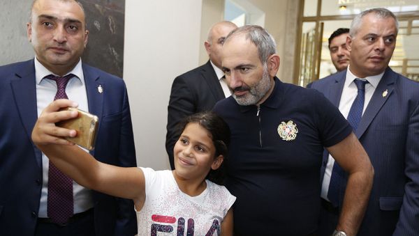 Премьер-министр Армении Никол Пашинян в Джермуке (23.08.2019) - Sputnik Արմենիա