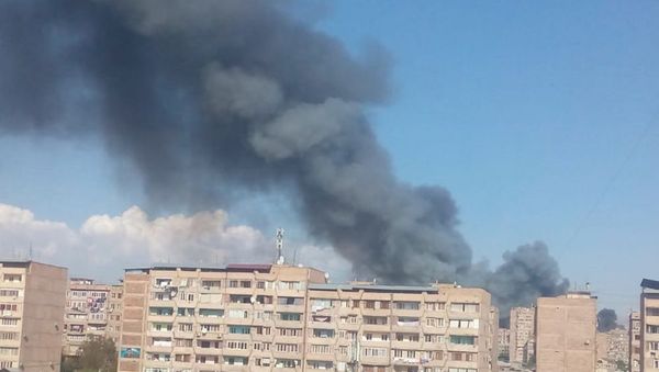 Пожар в Ереване Пожар в Ереване - Sputnik Армения