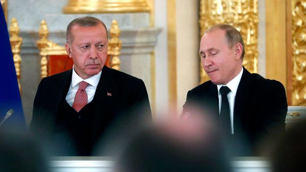 Президенты России и Турции Владимир Путин и Реджеп Тайип Эрдоган во время встречи с бизнесменами (8 апреля 2019). Москвa - Sputnik Армения