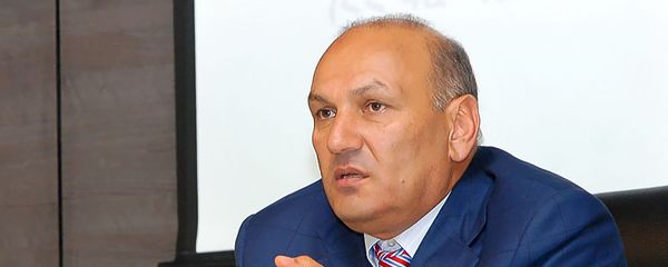 Гагик Хачатрян во время рабочего заседания в Комитете гос.доходов (14 июля 2012). Еревaн - Sputnik Армения