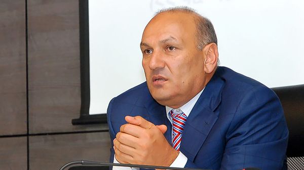 Гагик Хачатрян во время рабочего заседания в Комитете гос.доходов (14 июля 2012). Еревaн - Sputnik Армения